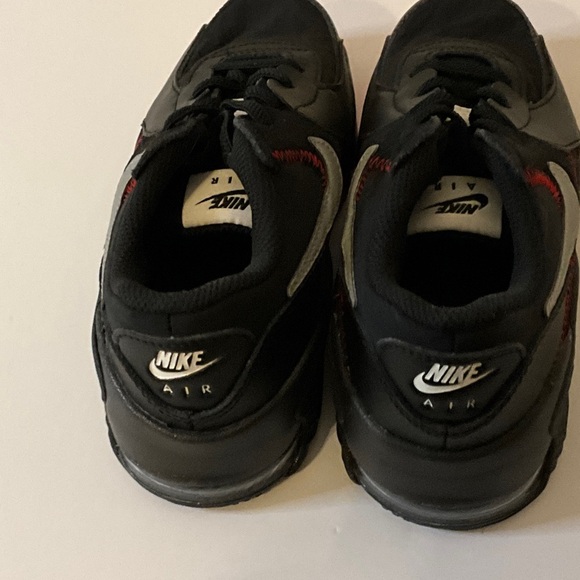 Nike Kids Black and Red Air Sneakers - Picture 4 of 4